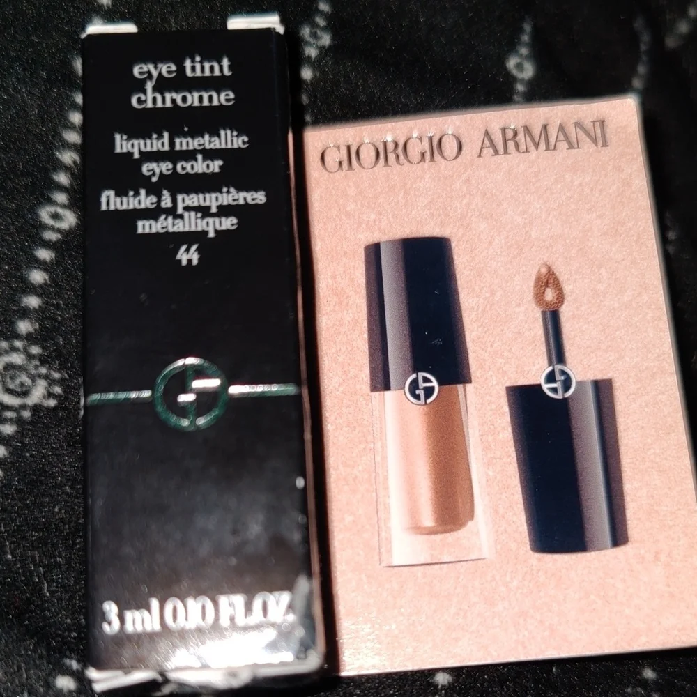 Giorgio Armani Red and Black Beauty Set 7inDx7.5inD - Picture 16 of 16